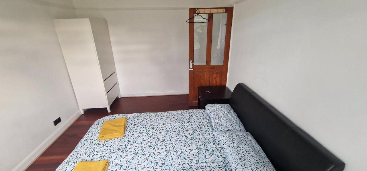 Northolt  Ritzs Place מראה חיצוני תמונה