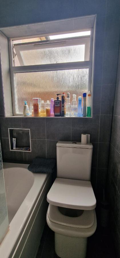 Northolt  Ritzs Place מראה חיצוני תמונה
