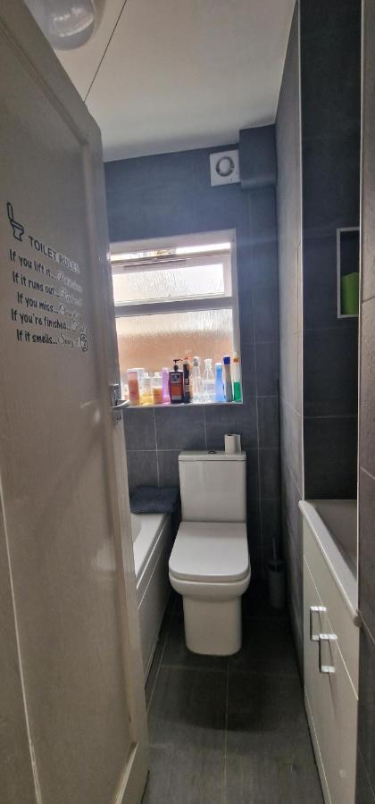 Northolt  Ritzs Place מראה חיצוני תמונה
